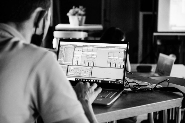 Introducere în Ableton Live 10, la Satu Mare, Red Hat Yard, 2021