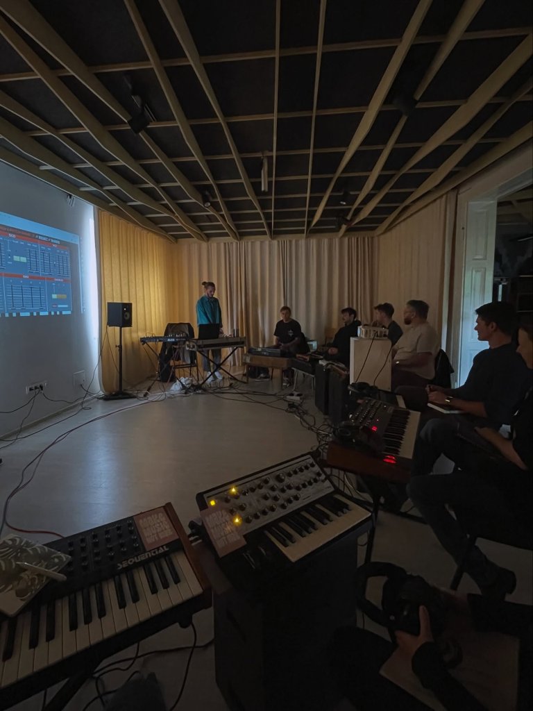 How to Synth, Căminul Subcultural, 2025