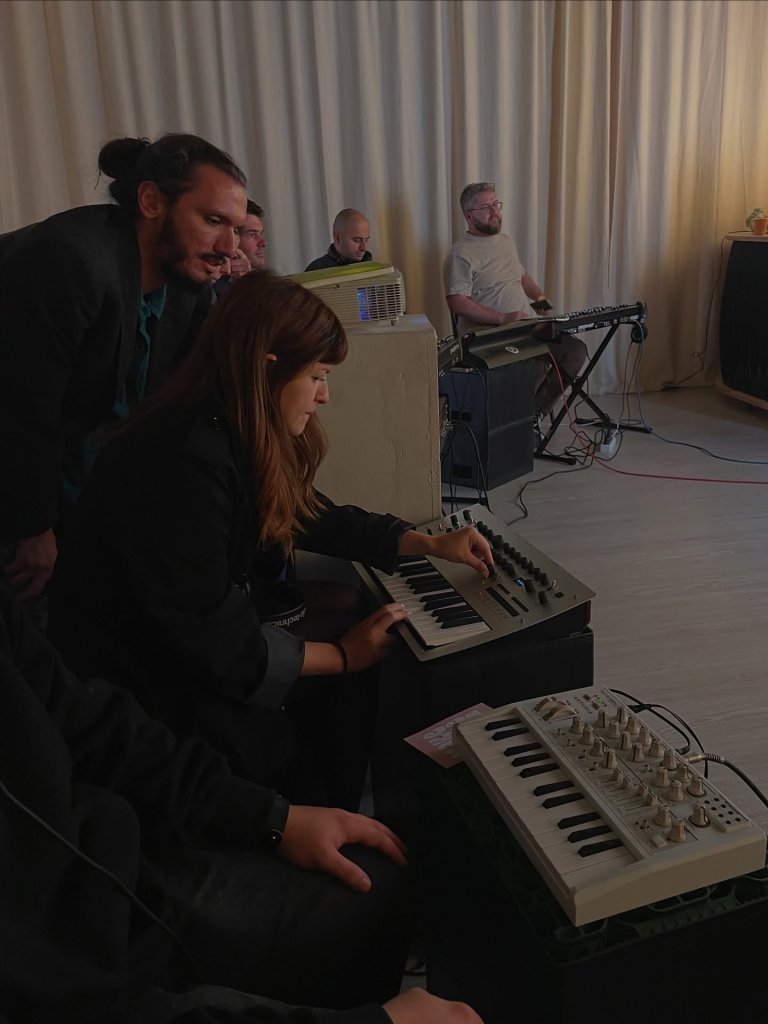 How to Synth, Căminul Subcultural, 2025